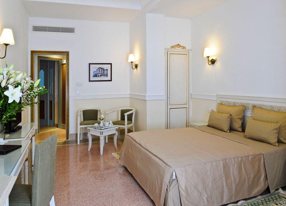 Majestic Hotel 4*